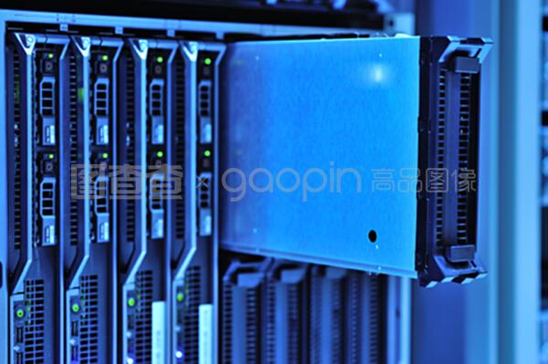 網(wǎng)絡(luò)服務(wù)器與云計(jì)算裝備技術(shù)服務(wù) 驅(qū)動(dòng)數(shù)字化轉(zhuǎn)型的雙引擎